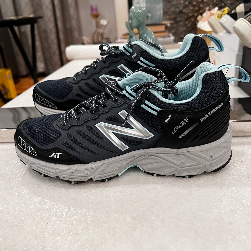 New Balance Women's Lonoko All Terrain Trail Sneakers Size 9 - Picture 4 of 8